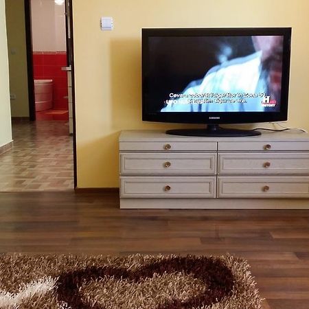 Tina Apartament Apartment Craiova Cameră foto